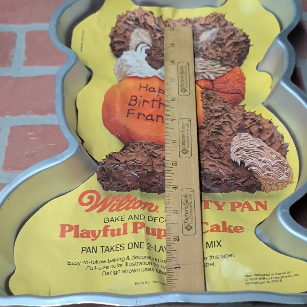 Wilton Playful Puppy Cake Pan - Yellow